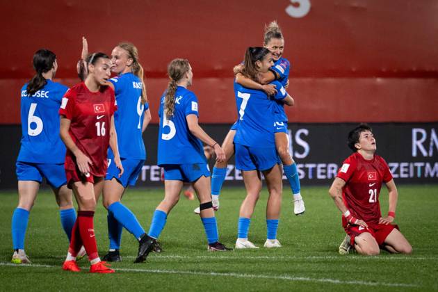Turkiye v Slovenia - 2027 FIFA Women’s World Cup European Qualifiers ISTANBUL, TURKIYE - OCTOBER 9: Players of Slovenia celebrate after a goal during the 2027 FIFA Women’s World Cup European qualifiers play-off first-leg match between Turkiye and Slovenia at Pendik Stadium in Istanbul, Turkiye, on October 9, 2026. Didem Mente Anadolu Istanbul Turkey. Editorial use only. Please get in touch for any other usage. Copyright: x2026xAnadoluxDidemxMentex