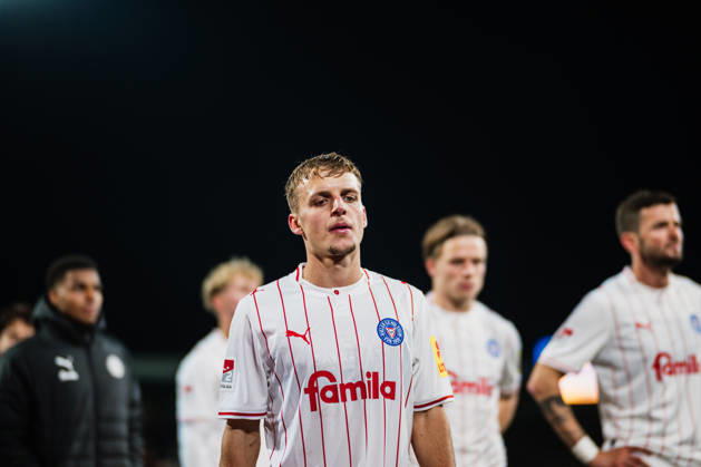 2. Bundesliga: Eintracht Braunschweig vs. Holstein Kiel, 09.10.2026 Gyan Gavin de Regt (Holstein Kiel, 11) mit gesenkten Kopf; Fußball, 2. Bundesliga, 7. Spieltag: Eintracht Braunschweig vs. Holstein Kiel am 09.10.2026 im Eintracht-Stadion, Braunschweig DFL REGULATIONS PROHIBIT ANY USE OF PHOTOGRAPHS AS IMAGE SEQUENCES AND OR QUASI-VIDEO. Copyright: xBEAUTIFULxSPORTS Tonhäuserx