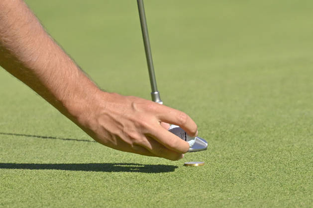 October 9, 2026, Madrid, Madrid, Spain: Close-up of a playerâ€⠢s hand placing the ball on the mark during the Open de Espao±a presented by Madrid at Club de Campo Villa de Madrid on October 09, 2026 in Madrid, Spain. Madrid Spain - ZUMAc312 20261009_zsp_c312_432 Copyright: xOscarxManuelxSanchezx