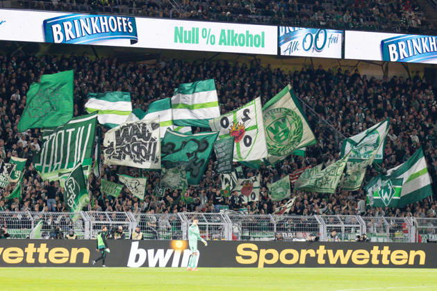 Dortmund, Deutschland 09. Oktober 2026: 1. BL - 2026 2027 - Sp. 5 - Borussia Dortmund gegen SV Werder Bremen Im Bild: Der Auswärtsblock vom Werder Bremen DFL DFB regulations prohibit any use of photographs as image sequences and or quasi-video. Signal Iduna Park Nordrhein Westfalen Copyright: xFotostandx xZeisingx