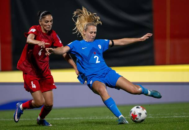 Turkiye v Slovenia - FIFA Women s World Cup 2027 European Qualifiers ISTANBUL, TURKIYE - OCTOBER 09: Lana Golob (2) of Slovenia competes during the FIFA Women s World Cup 2027 European Qualifiers Play-offs Round 1 First Leg between Turkiye and Slovenia at Pendik Stadium in Istanbul, Turkiye, on October 09, 2026. Didem Mente Anadolu Istanbul Turkey. Editorial use only. Please get in touch for any other usage. Copyright: x2026xAnadoluxDidemxMentex