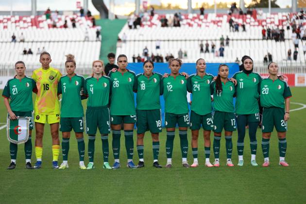 Algerie vs Republique centrafricaine feminine (Qualifications JO Les titulaires algeriens posent pour une photo de groupe avant le match Algerie contre Republique centrafricaine feminine, Qualifications JO Los Angeles 2028, au Stade de 5 Juillet a Alger, en Algerie, le 09 Octobre 2026 (Photo By Billel Bensalem APP Images) Alger Algerie Copyright: xAlgà riexPressexPhotosxAPPxBillelxBensalemx xAPPxImagesx 670A1612