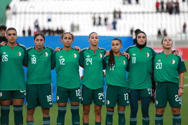 Algerie vs Republique centrafricaine feminine (Qualifications JO Les titulaires algeriens posent pour une photo de groupe avant le match Algerie contre Republique centrafricaine feminine, Qualifications JO Los Angeles 2028, au Stade de 5 Juillet a Alger, en Algerie, le 09 Octobre 2026 (Photo By Billel Bensalem APP Images) Alger Algerie Copyright: xAlgà riexPressexPhotosxAPPxBillelxBensalemx xAPPxImagesx 670A1619