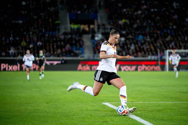 09.10.2026, GER, Fussball, Frauen, Länderspiel, Karlsruhe, Deutschland vs. Australien Melissa Kössler ( Deutschland. 18 ) am Ball Karlsruhe BBBank Wildpark Baden-Württemberg Deutschland Copyright: xNordphoto Memmlerx