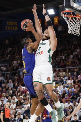 October 9, 2026, Barcelona, Barcelona, Spain: Kevin Paunter of FC Barcelona, Barca and Carsen Edwards Of Zalgiris Kaunas in action during the EuroLeague League Phase MD 4 match played between FC Barcelona and Zalgiris Kaunas at Palau Blaugrana on October 09, 2026 in Barcelona, Spain. FC Barcelona V Zalgiris Kaunas - Euroleague 2026 2027 - ZUMAa181 20261009_zaa_a181_289 Copyright: xJavierxBorregox