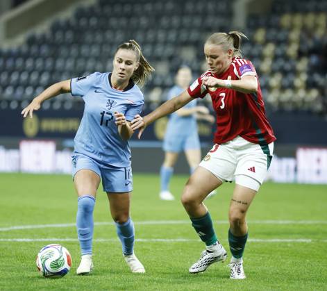 FELCSUT, 09-10-2026 , Pancho Arena, season 2026 2027 , UEFA worldcup qualification football play-offs round 1 , match between Hungary and The Netherlands (women) 1st leg , Pictures shows Netherlands player Victoria Pelova and Hungary player Laura Palakovics Hungary - Netherlands (women) x208080009x Copyright: