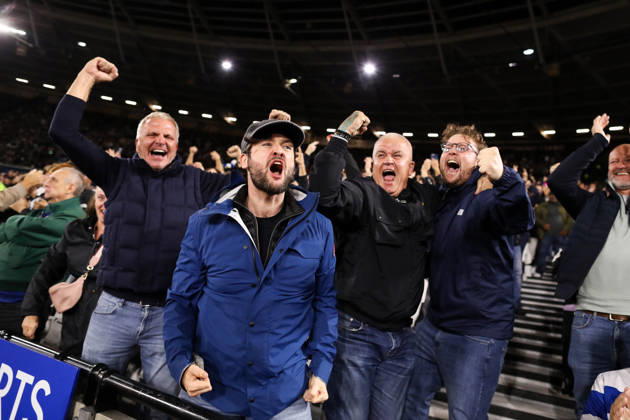 West Ham United v Queens Park Rangers 09 October 2026, London - EFL Championship Football - West Ham United v Queens Park Rangers - QPR fans celebrate their first goal - Photo: Jacques Feeney Offside. London UK Copyright: xJacquesxFeeneyx xOffsidexOffside