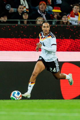 KARLSRUHE, GERMANY - OCTOBER 09: Lisa Baum (Germany, 24) controls the ball during the International Friendly, Länderspiel, Nationalmannschaft match between Germany vs. Australia at BBBank Wildpark on October 09, 2026 in Karlsruhe, Germany. Germany Copyright: xSteffiexWunderlx