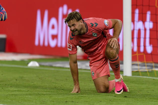 Niclas Fuellkrug (SV Werder Bremen) schaut waehrend des spiels der 1. Bundesliga zwischen Borussia Dortmund und SV Werder Bremen, Signal Iduna Park am 09. October 2026 in Dortmund, Deutschland. (Foto von Max Maiwald DeFodi Images) +++ Niclas Fuellkrug (SV Werder Bremen) looks on during the Bundesliga match between Borussia Dortmund and SV Werder Bremen at Signal Iduna Park on October 9, 2026 in Dortmund, Germany. (Photo by Max Maiwald DeFodi Images) DFB DFL REGULATIONS PROHIBIT ANY USE OF PHOTOGRAPHS AS IMAGE SEQUENCES AND OR QUASI-VIDEO. (Photo by Max Maiwald DeFodi Images) -