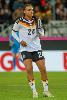 Karlsruhe, Deutschland: 09.10.2026 - Länderspiel Freundschaftsspiel - Deutschland Frauen vs. Australien Frauen Im Bild: Lisa Baum (Deutschland) debüttiert Copyright: HMBxMedia MadeleinexFantini