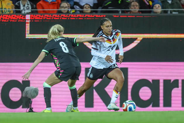 GER, Karlsruhe, Deutschland vs Australien, FIFA, DFB, Fussball, Spielzeit 2026 2027, BBBank Wildpark, Freundschaftsspiel im Bild v.l.: Lisa Baum (Deutschland, Frauen Nationalmannschaft) DFB DFL REGULATIONS PROHIBIT ANY USE OF PHOTOGRAPHS AS IMAGE SEQUENCES AND OR QUASI-VIDEO, 09.10.2026 Copyright: HMBxMedia HendrikxHamelau