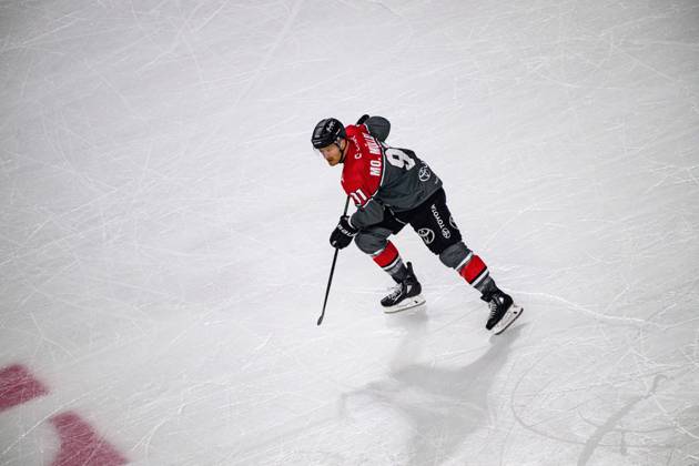 COLOGNE, GERMANY - 9 OCTOBER, 2026: Moritz Mueller - The PENNY DEL Ice hockey, Eishockey match Koelner Haie vs. Schwenninger Wild Wings at LANXESS arena. Copyright: xVitaliixKliuievx