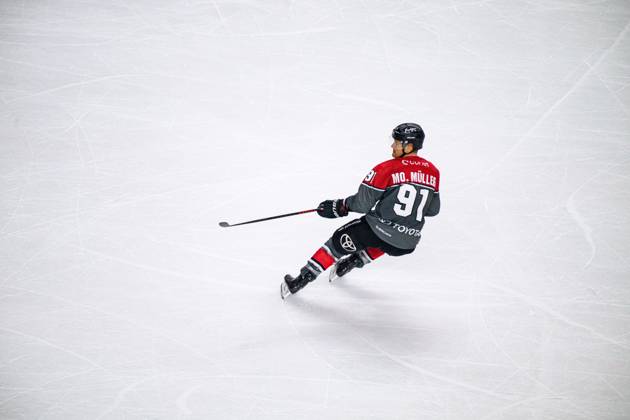 COLOGNE, GERMANY - 9 OCTOBER, 2026: Moritz Mueller - The PENNY DEL Ice hockey, Eishockey match Koelner Haie vs. Schwenninger Wild Wings at LANXESS arena. Copyright: xVitaliixKliuievx