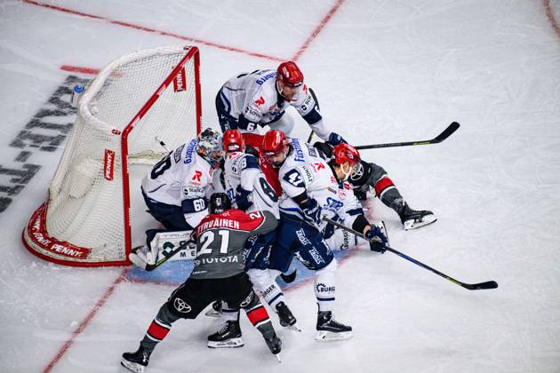 COLOGNE, GERMANY - 9 OCTOBER, 2026: - The PENNY DEL Ice hockey, Eishockey match Koelner Haie vs. Schwenninger Wild Wings at LANXESS arena.  Copyright: xVitaliixKliuievx