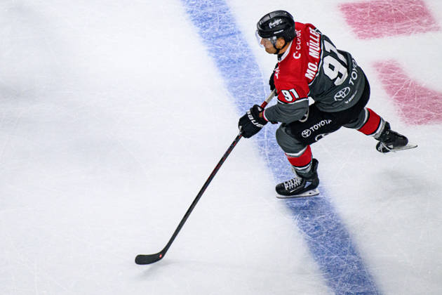 COLOGNE, GERMANY - 9 OCTOBER, 2026: Moritz Mueller - The PENNY DEL Ice hockey, Eishockey match Koelner Haie vs. Schwenninger Wild Wings at LANXESS arena. Copyright: xVitaliixKliuievx