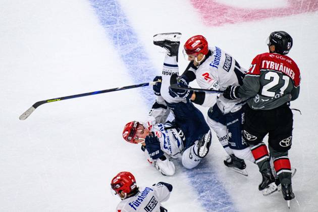 COLOGNE, GERMANY - 9 OCTOBER, 2026: - The PENNY DEL Ice hockey, Eishockey match Koelner Haie vs. Schwenninger Wild Wings at LANXESS arena.  Copyright: xVitaliixKliuievx