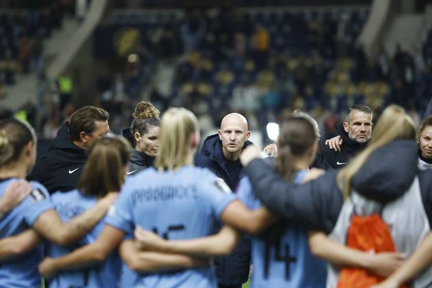 FELCSUT, 09-10-2026 , Pancho Arena, season 2026 2027 , UEFA worldcup qualification football play-offs round 1 , match between Hungary and The Netherlands (women) 1st leg final score 0-8. Pictures shows Netherlands bondscoach Arjan Veurink after the match Hungary - Netherlands (women) x208081093x Copyright: