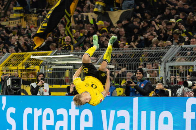 Dortmund, Deutschland 09. Oktober 2026: 1. BL - 2026 2027 - Sp. 5 - Borussia Dortmund gegen SV Werder Bremen Im Bild: Daniel Svensson (BVB) jubelt nach seinem Tor zum 1:0 für den BVB DFL DFB regulations prohibit any use of photographs as image sequences and or quasi-video. Signal Iduna Park Nordrhein Westfalen Copyright: xFotostandx xZeisingx