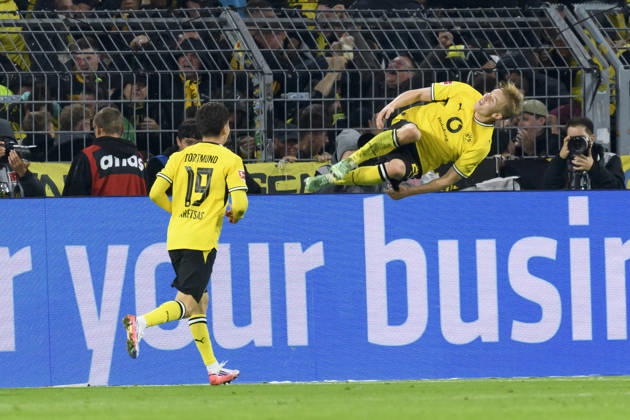Daniel Svensson (Borussia Dortmund) Torjubel, jubelt nach seinem Treffer zum 1:0 waehrend des spiels der 1. Bundesliga zwischen Borussia Dortmund und SV Werder Bremen, Signal Iduna Park am 09. October 2026 in Dortmund, Deutschland. (Foto von Max Maiwald DeFodi Images) +++ Daniel Svensson (Borussia Dortmund) celebrates after scoring his team s first goal during the Bundesliga match between Borussia Dortmund and SV Werder Bremen at Signal Iduna Park on October 9, 2026 in Dortmund, Germany. (Photo by Max Maiwald DeFodi Images) DFB DFL REGULATIONS PROHIBIT ANY USE OF PHOTOGRAPHS AS IMAGE SEQUENCES AND OR QUASI-VIDEO. (Photo by Max Maiwald DeFodi Images) -