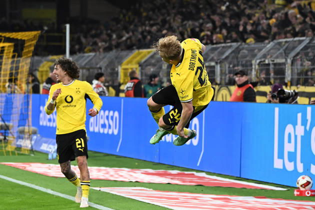 Daniel Svensson (Borussia Dortmund) Torjubel, jubelt nach seinem Treffer zum 1:0 waehrend des Spiels der 1. Bundesliga zwischen Borussia Dortmund und SV Werder Bremen, Signal Iduna Park am 09. October 2026 in Dortmund, Deutschland. (Foto von Ralf Treese DeFodi Images) +++ Daniel Svensson (Borussia Dortmund) celebrates after scoring his team™s first goal during the Bundesliga match between Borussia Dortmund and SV Werder Bremen at Signal Iduna Park on October 9, 2026 in Dortmund, Germany. (Photo by Ralf Treese DeFodi Images) DFB DFL REGULATIONS PROHIBIT ANY USE OF PHOTOGRAPHS AS IMAGE SEQUENCES AND OR QUASI-VIDEO. (Photo by Ralf Treese DeFodi Images) -