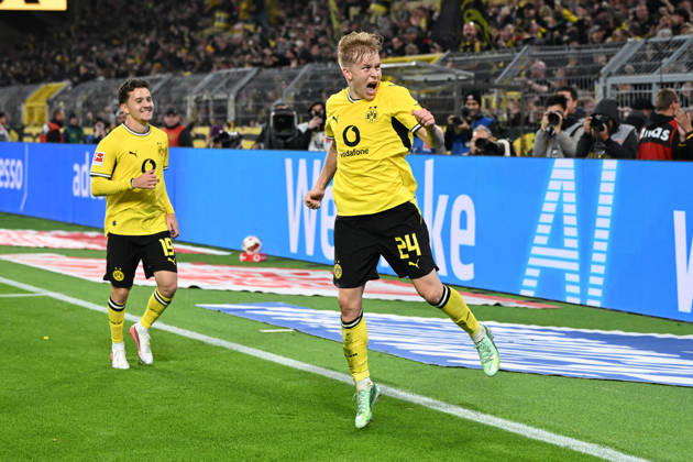 Daniel Svensson (Borussia Dortmund) Torjubel, jubelt nach seinem Treffer zum 1:0 waehrend des Spiels der 1. Bundesliga zwischen Borussia Dortmund und SV Werder Bremen, Signal Iduna Park am 09. October 2026 in Dortmund, Deutschland. (Foto von Ralf Treese DeFodi Images) +++ Daniel Svensson (Borussia Dortmund) celebrates after scoring his team™s first goal during the Bundesliga match between Borussia Dortmund and SV Werder Bremen at Signal Iduna Park on October 9, 2026 in Dortmund, Germany. (Photo by Ralf Treese DeFodi Images) DFB DFL REGULATIONS PROHIBIT ANY USE OF PHOTOGRAPHS AS IMAGE SEQUENCES AND OR QUASI-VIDEO. (Photo by Ralf Treese DeFodi Images) -