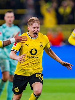 1. Bundesliga, 5. Spieltag, Borussia Dortmund vs. Werder Bremen am 09.10.2026 Tor zum 1:0 durch Daniel Svensson mit Fabio Silva Copyright: xBahhoxKarax