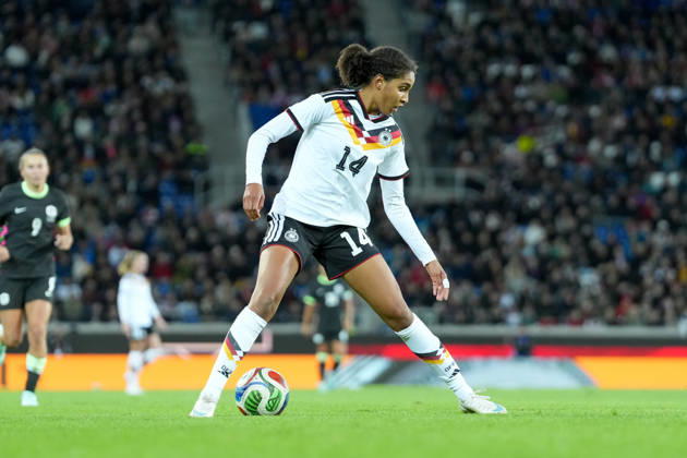 Cora Zicai (Deutschland Frauen-Nationalmannschaft, 14) am Ball , Deutschland, Fussball, Länderspiel, Freundschaftsspiel, Testspiel, 2026 2027, Deutschland vs. Australien, 09.10.2026, BBBank Wildpark, Karlsruhe Karlsruhe BBBank Wildpark Baden-Wuerttemberg Deutschland Copyright: xArnexAmbergx