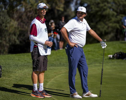 Open de Espana presented by Madrid - Day Two MADRID, SPAIN - OCTOBER 9: Eugenio Chacarra of Spain (R) interacts with his caddie on day two of the Open de Espana presented by Madrid at Club de Campo Villa de Madrid on October 9, 2026 in Madrid, Spain. Madrid Club de Campo Villa de Madrid Madrid Spain Copyright: xAlbertoxGardinx AGardin_20261009_Golf_Esp_Mad_1190