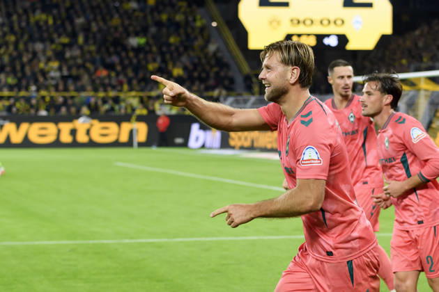 Niclas Fuellkrug (SV Werder Bremen) Torjubel, jubelt nach seinem Treffer zum 2:2 waehrend des spiels der 1. Bundesliga zwischen Borussia Dortmund und SV Werder Bremen, Signal Iduna Park am 09. October 2026 in Dortmund, Deutschland. (Foto von Max Maiwald DeFodi Images) +++ Niclas Fuellkrug (SV Werder Bremen) celebrates after scoring his team s second goal during the Bundesliga match between Borussia Dortmund and SV Werder Bremen at Signal Iduna Park on October 9, 2026 in Dortmund, Germany. (Photo by Max Maiwald DeFodi Images) DFB DFL REGULATIONS PROHIBIT ANY USE OF PHOTOGRAPHS AS IMAGE SEQUENCES AND OR QUASI-VIDEO. (Photo by Max Maiwald DeFodi Images) -