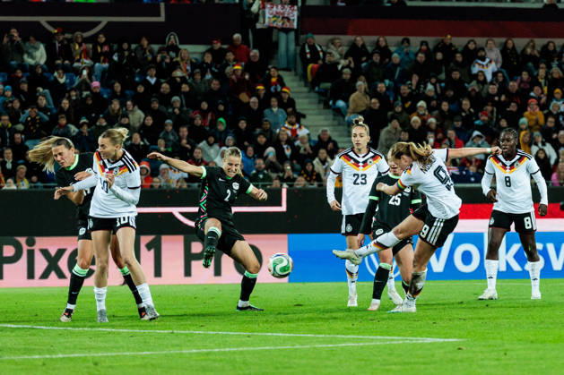 KARLSRUHE, GERMANY - OCTOBER 09: Sjoeke Nuesken (Nüsken, Germany, 9) scores the 4:2 goal during the International Friendly, Länderspiel, Nationalmannschaft match between Germany vs. Australia at BBBank Wildpark on October 09, 2026 in Karlsruhe, Germany. Germany Copyright: xSteffiexWunderlx