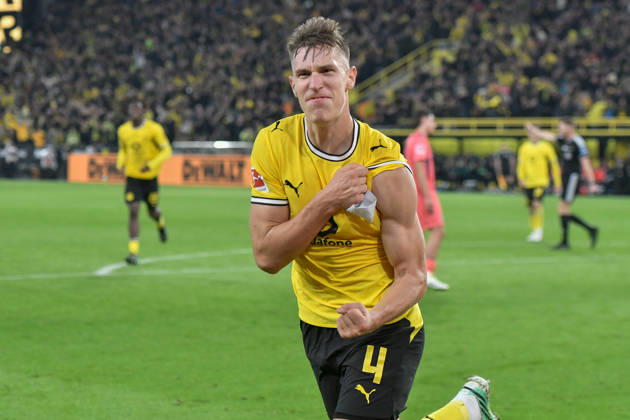 Nico Schlotterbeck (Dortmund 4) jubelt nach dem Tor zum 2:0 09.10.2026 ¢ Fussball ¢ Borussia Dortmund vs SV Werder Bremen, Signal Iduna Park, Dortmund, DFB DFL REGULATIONS PROHIBIT ANY USE OF PHOTOGRAPHS AS IMAGE SEQUENCES AND OR QUASI-VIDEO NRW Germany