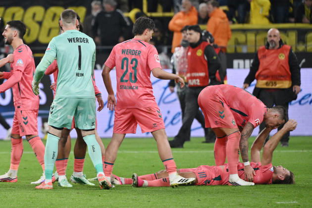 Jubel Bremen nach dem ABpfiff, rechts Niclas Füllkrug (Werder Bremen) mit Marco Friedl (Werder Bremen) 09.10.2026, Fussball 1. Bundesliga, Saison 2026 2027, 5. Spieltag, Borussia Dortmund - SV Werder Bremen DFL regulations prohibit any use of photographs as image sequences and or quasi-video Dortmund Signal Iduna Park Nordrhein Westfalen Deutschland