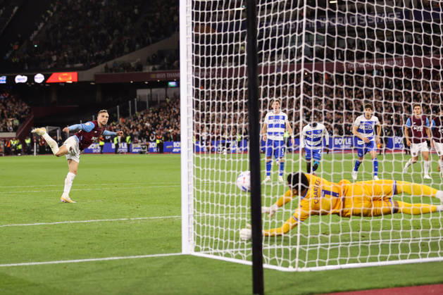 West Ham United v Queens Park Rangers 09 October 2026, London - EFL Championship Football - West Ham United v Queens Park Rangers - Jarrod Bowen of West Ham United has a last minute penalty saved by QPR goalkeeper Pierce Charles - Photo: Jacques Feeney Offside. London UK Copyright: xJacquesxFeeneyx xOffsidexOffside