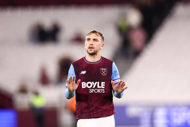 West Ham United v Queens Park Rangers 09 October 2026, London - EFL Championship Football - West Ham United v Queens Park Rangers - Jarrod Bowen of West Ham United apologises to the fans after full time following his penalty miss - Photo: Jacques Feeney Offside. London UK Copyright: xJacquesxFeeneyx xOffsidexOffside
