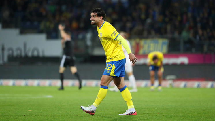 Braunschweig vs Kiel, 2. BL Braunschweig, 09.10.2026, Fußball, Herren, 2. BL, Saison 2026 2027, Eintracht Braunschweig vs. Holstein Kiel: Fabio Di Michele Sanchez (Eintracht Braunschweig) (DFL DFB REGULATIONS PROHIBIT ANY USE OF PHOTOGRAPHS as IMAGE SEQUENCES and or QUASI-VIDEO) Stadion an der Hamburger Straße Niedersachsen Deutschland