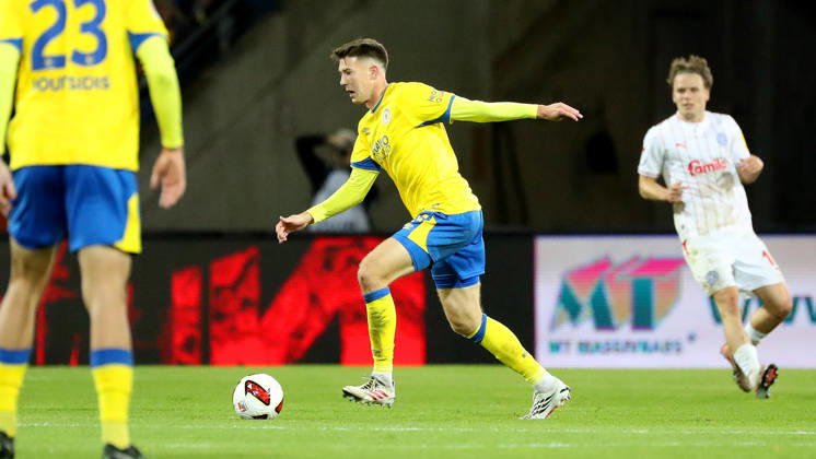 Braunschweig vs Kiel, 2. BL Braunschweig, 09.10.2026, Fußball, Herren, 2. BL, Saison 2026 2027, Eintracht Braunschweig vs. Holstein Kiel: Florian Flick (Eintracht Braunschweig) (DFL DFB REGULATIONS PROHIBIT ANY USE OF PHOTOGRAPHS as IMAGE SEQUENCES and or QUASI-VIDEO) Stadion an der Hamburger Straße Niedersachsen Deutschland