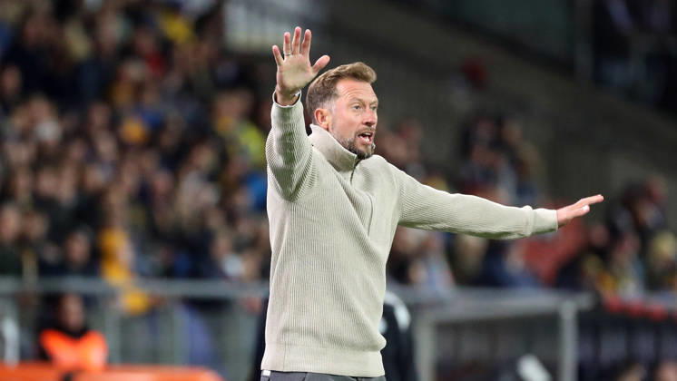 Braunschweig vs Kiel, 2. BL Braunschweig, 09.10.2026, Fußball, Herren, 2. BL, Saison 2026 2027, Eintracht Braunschweig vs. Holstein Kiel: Cheftrainer Lars Kornetka (Eintracht Braunschweig) (DFL DFB REGULATIONS PROHIBIT ANY USE OF PHOTOGRAPHS as IMAGE SEQUENCES and or QUASI-VIDEO) Stadion an der Hamburger Straße Niedersachsen Deutschland
