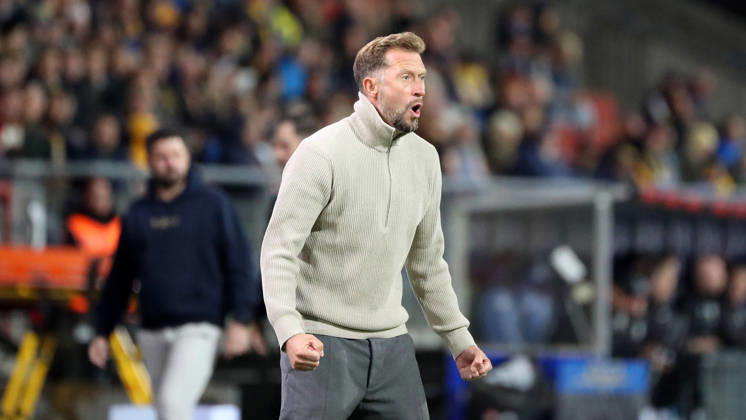 Braunschweig vs Kiel, 2. BL Braunschweig, 09.10.2026, Fußball, Herren, 2. BL, Saison 2026 2027, Eintracht Braunschweig vs. Holstein Kiel: Cheftrainer Lars Kornetka (Eintracht Braunschweig) (DFL DFB REGULATIONS PROHIBIT ANY USE OF PHOTOGRAPHS as IMAGE SEQUENCES and or QUASI-VIDEO) Stadion an der Hamburger Straße Niedersachsen Deutschland