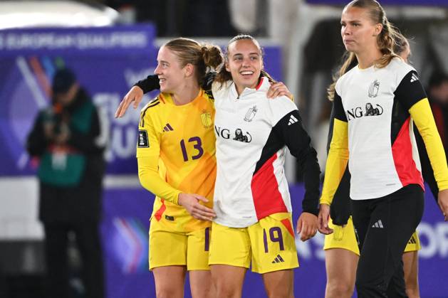 Belgium v Poland - FIFA Women s World Cup 2027 UEFA Qualifiers LEUVEN, BELGIUM - OCTOBER 09 : Dhont Elena forward of Belgium, Mathys Jasmien defender of Belgium during the FIFA Women s World Cup 2027 UEFA European Qualifiers play-offs round 1 path 2 first leg match between Belgium and Poland on October 9, 2026 in Leuven, Belgium, 09 10 2026 Leuven Belgium Copyright: xVincentxKalutx