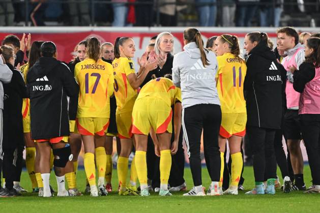 Belgium v Poland - FIFA Women s World Cup 2027 UEFA Qualifiers LEUVEN, BELGIUM - OCTOBER 09 : Gunnarsdottir Elisabet head coach of Belgium during the FIFA Women s World Cup 2027 UEFA European Qualifiers play-offs round 1 path 2 first leg match between Belgium and Poland on October 9, 2026 in Leuven, Belgium, 09 10 2026 Leuven Belgium Copyright: xVincentxKalutx