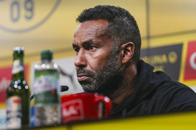 09.10.2026, xjmrgnx, Fussball 1.Bundesliga, Borussia Dortmund - SV Werder Bremen v.l. Chef-Trainer Daniel Thioune (Bremen) während der Pressekonferenz (DFL DFB REGULATIONS PROHIBIT ANY USE OF PHOTOGRAPHS as IMAGE SEQUENCES and or QUASI-VIDEO) Dortmund