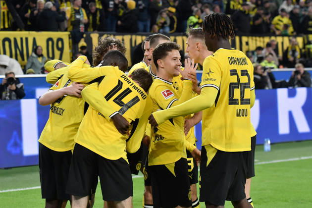 Die Mannschaft von Dortmund Jubel Freude Emotion Torjubel Torschuetze Torschütze zum 1:0 Daniel Svensson (Dortmund 24) 09.10.2026 ¢ Fussball ¢ Borussia Dortmund vs SV Werder Bremen, Signal Iduna Park, Dortmund, DFB DFL REGULATIONS PROHIBIT ANY USE OF PHOTOGRAPHS AS IMAGE SEQUENCES AND OR QUASI-VIDEO NRW Germany