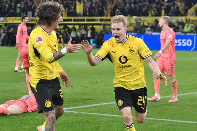 Daniel Svensson (Dortmund 24) jubelt nach dem Tor zum 1:0 mit Fabio Silva (Dortmund 21) 09.10.2026 ¢ Fussball ¢ Borussia Dortmund vs SV Werder Bremen, Signal Iduna Park, Dortmund, DFB DFL REGULATIONS PROHIBIT ANY USE OF PHOTOGRAPHS AS IMAGE SEQUENCES AND OR QUASI-VIDEO NRW Germany