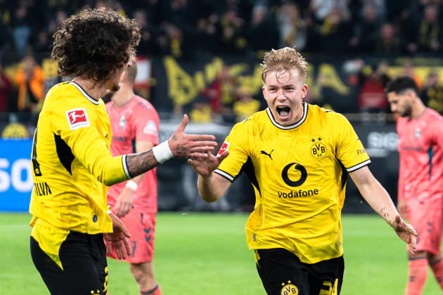 Deutschland: 1. Bundesliga 2026 2027, 5. Spieltag: Borussia Dortmund vs. Werder Bremen 09.10.2026 Signal Iduna Park (Nordrhein-Westfalen) Tor zum 1:0 durch Daniel Svensson (Borussia Dortmund, 24) Jubel Freude Emotionen Torjubel Fabio Silva (Borussia Dortmund, 21) Copyright: xCelinaxLeiersx