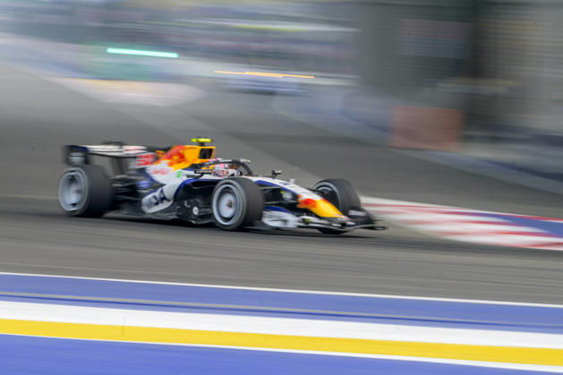October 9, 2026, Singapore, Tamilnadu, Singapore: Isack Hadjar of Red Bull Racing approaches turn 1 during fp1, Friday, 9 October , Singapore Grand Prix 2026, Marina Bay Street Circuit, Singapore 2026. Singapore Singapore - ZUMAc251 20261009_znp_c251_033 Copyright: xVikramxChandrasekarx