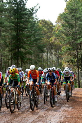 2026 UCI Gravel World Championships Picture by James Raison SWpix.com - 10 10 2026 - Cycling - 2026 UCI Gravel World Championships - Nannup, Western Australia, Australia - Women™s Elite - The peloton, Netherlands Copyright: x xSWpix.comx(t axPhotographyxHubxLtd)xJamesxRaison SWpix.comx SWP-3030-24047