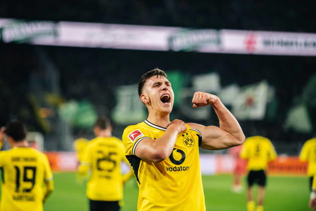 Borussia Dortmund v SV Werder Bremen - Bundesliga 2026 27 Nico Schlotterbeck of Borussia Dortmund celebrates his team s second goal during the Bundesliga match between Borussia Dortmund and SV Werder Bremen at Signal Iduna Park in Dortmund, Germany, on October 9, 2026. Dortmund Germany  Copyright: xHeshamxElsherifx originalFilename:elsherif-notitle261009_npwal.jpg