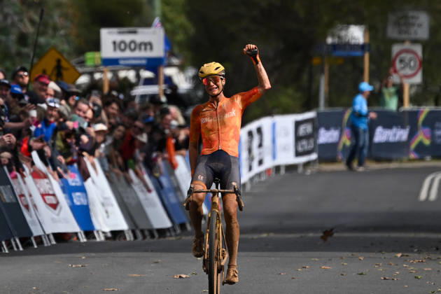 2026 UCI Gravel World Championships Picture by Zac Williams SWpix.com - 10 10 2026 - Cycling - 2026 UCI Gravel World Championships - Nannup, Western Australia, Australia - Women™s Elite - Marianne Vos (Netherlands) wins to become World Champion Copyright: x xSWpix.comx(t axPhotographyxHubxLtd)xZacxWilliams SWpix.comx SWP-3030-24159