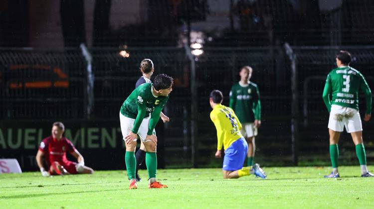 Leipzig, 09.10.2026, Alfred-Kunze-Sportpark, Fußball, Regionalliga NO, Spieltag 12 , BSG Chemie Leipzig vs. FSV 63 Luckenwalde , Im Bild : Enttäuscvhte Chemiker nach derm zweiten Gegentor ,