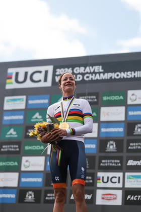 2026 UCI Gravel World Championships Picture by James Raison SWpix.com - 10 10 2026 - Cycling - 2026 UCI Gravel World Championships - Nannup, Western Australia, Australia - Women™s Elite Podium - Marianne Vos (Netherlands) wins the Gold Medal to become World Champion Copyright: x xSWpix.comx(t axPhotographyxHubxLtd)xJamesxRaison SWpix.comx SWP-3030-24177